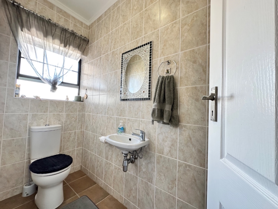 4 Bedroom Property for Sale in Diaz Beach Western Cape